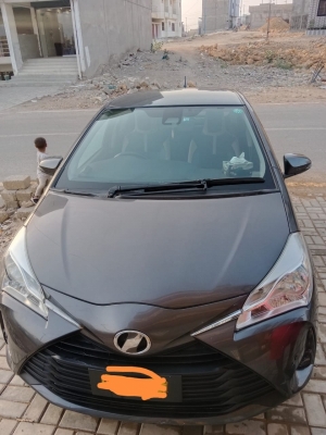 car toyota vitz 2018 karachi 28236