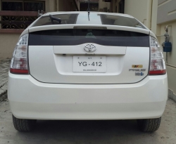 Car Toyota Pirus 2014 Islamabad-Rawalpindi