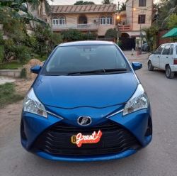 Car Toyota Vitz 2017 Karachi