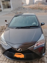 Car Toyota Vitz 2018 Karachi