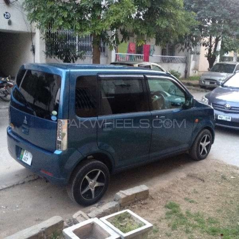 Mitsubishi L 300 2007