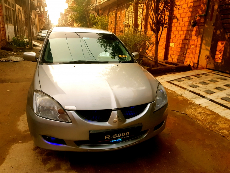 Mitsubishi Lancer 1300gl 2004