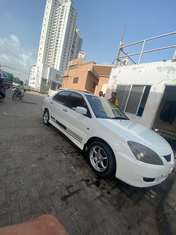 Mitsubishi Lancer 1600glx 2007