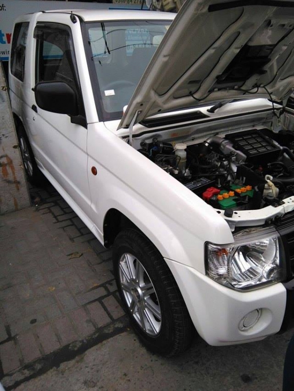 Mitsubishi Pajero mini 2009