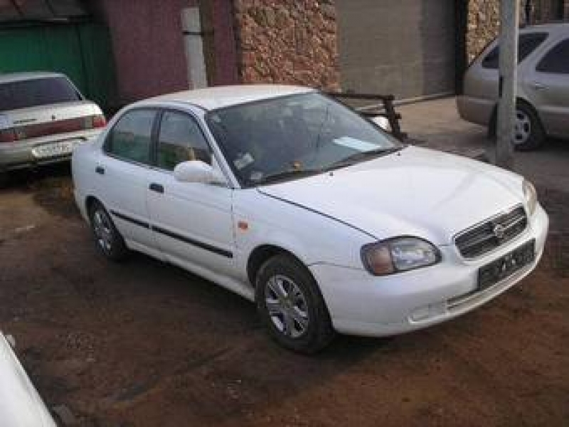 Suzuki Baleno jxr 2004