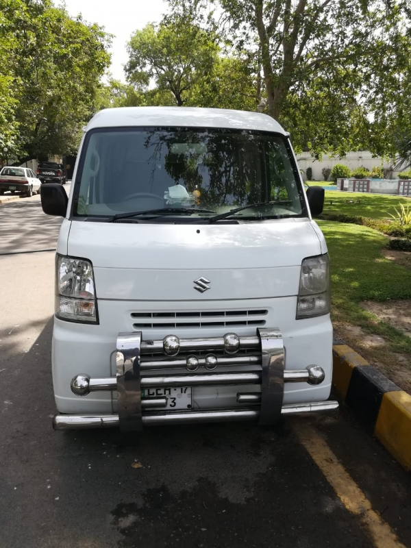 Suzuki Every 2012