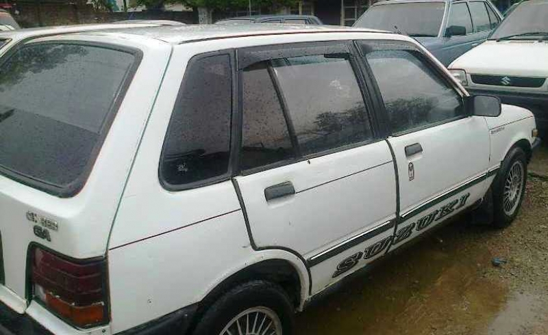 Suzuki Khyber 1996