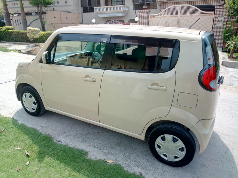 Suzuki MR Wagon 2012