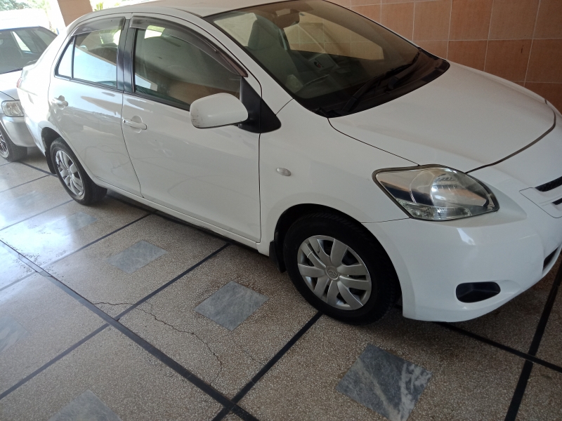 Toyota Belta 2006