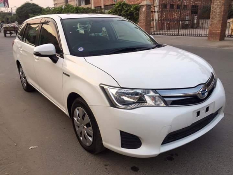 Toyota Corolla Fielder 2016