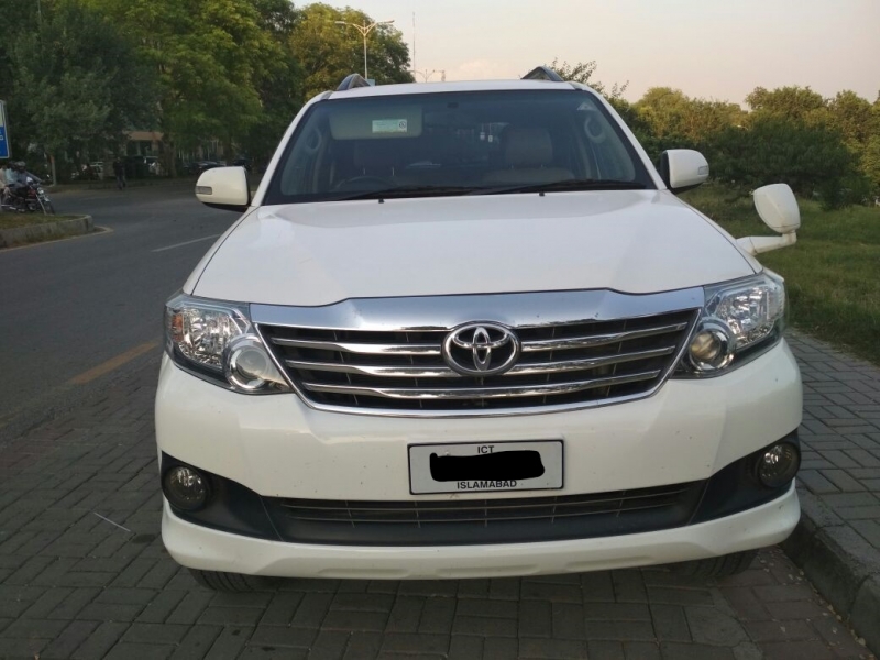 Toyota Fortuner 2015
