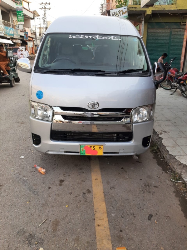 Toyota Hiace 2010