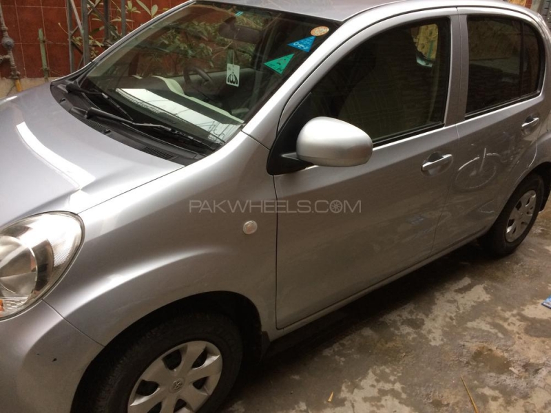 Toyota Passo 2011