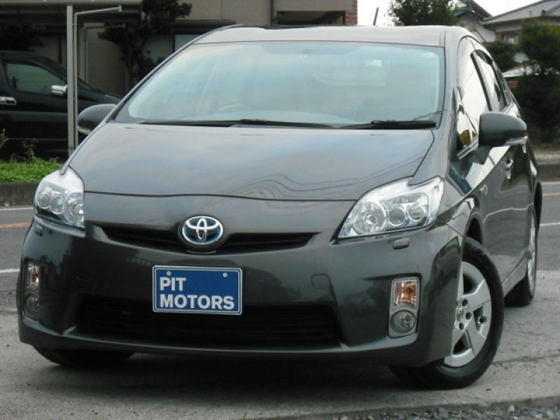 Toyota Pirus 2011