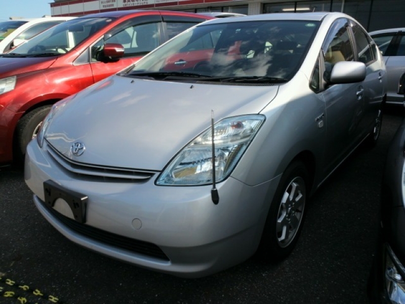 Toyota Pirus 2011