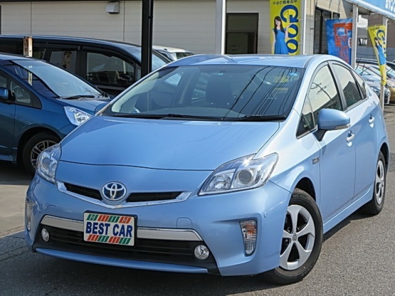 Toyota Pirus 2012