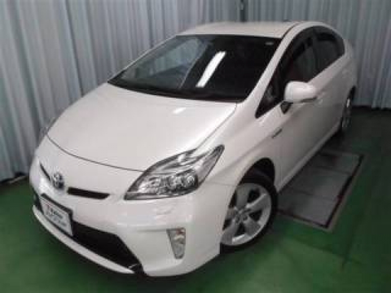Toyota Pirus 2012