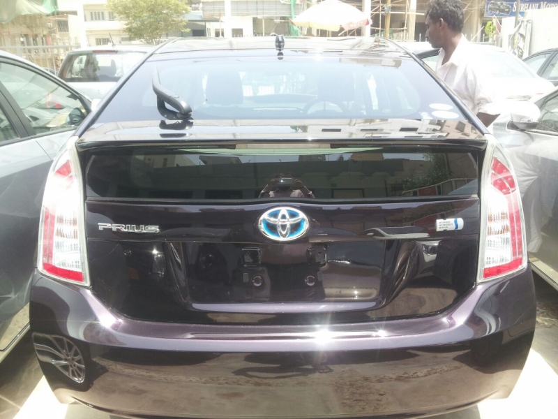 Toyota Pirus 2015