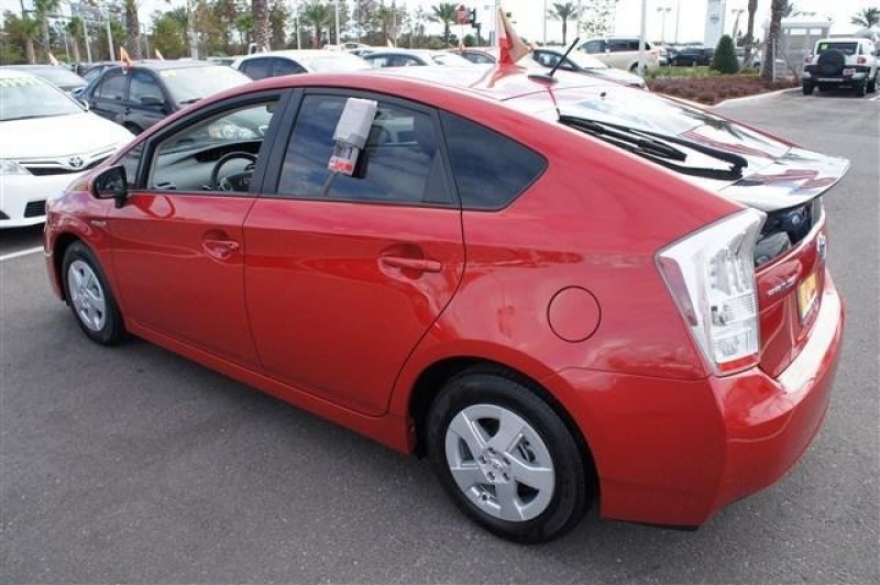 Toyota Pirus 2015