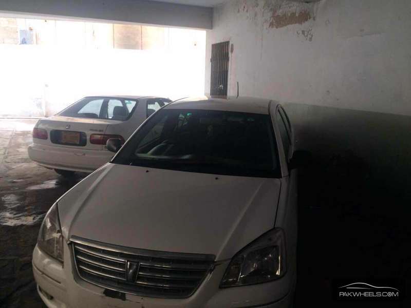Toyota Premio 2004