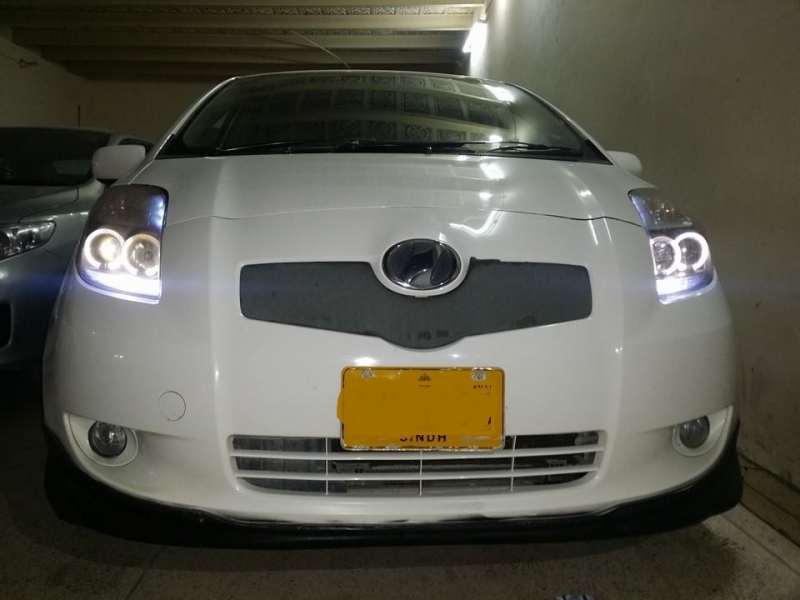 Toyota Vitz 2000