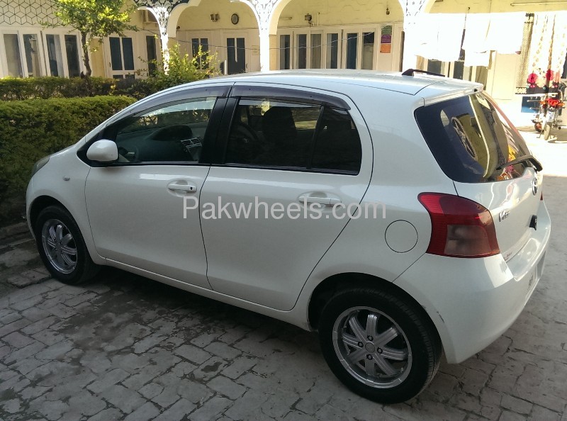 Toyota Vitz 2006
