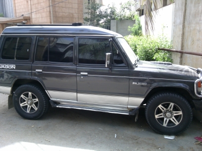 Mitsubishi Pajero 1990
