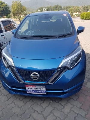 Nissan Path finder 2017