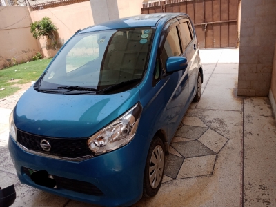 Nissan Sunny 2013
