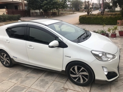 Toyota AQUA 2015