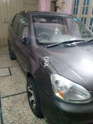 Toyota Platz 2004